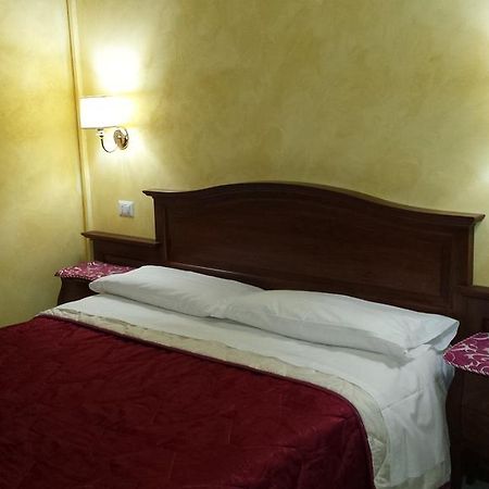 3 Lati Di Pitagora B&B Rom Exterior foto