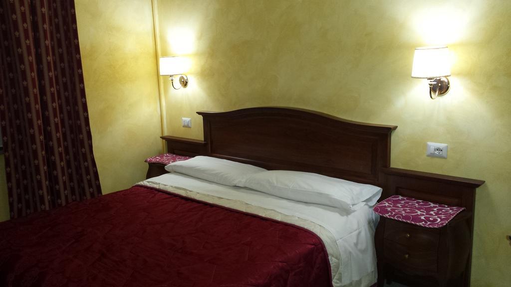 3 Lati Di Pitagora B&B Rom Exterior foto